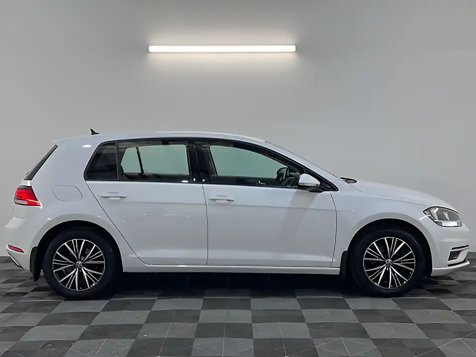 Used 2026 Volkswagen Golf Se White - Interior and Exterior details 2