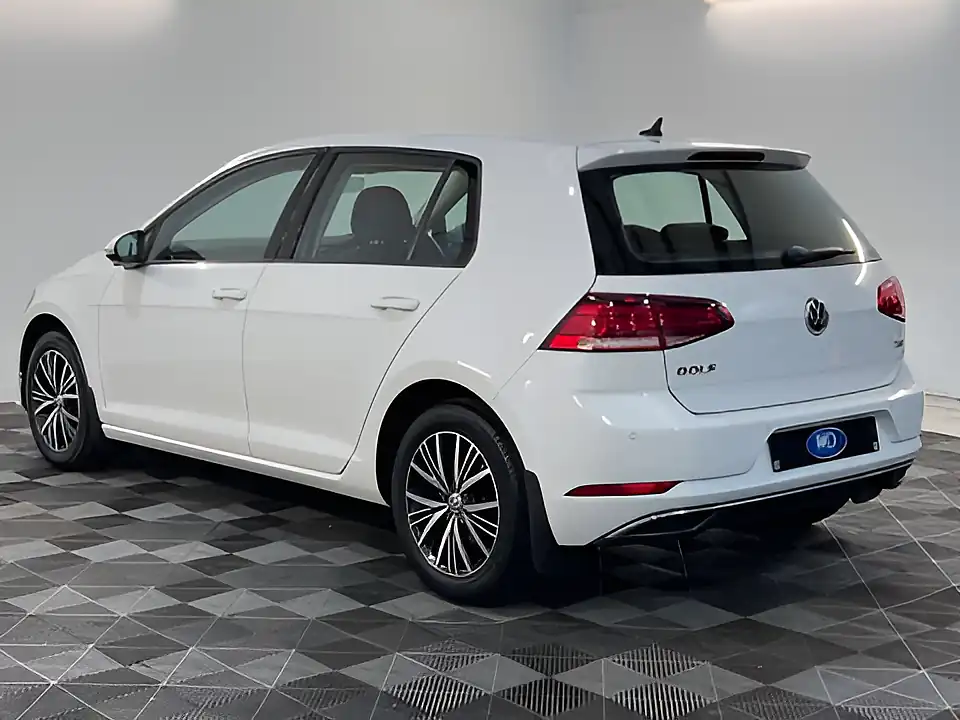 Used 2026 Volkswagen Golf Se White - Interior and Exterior details 7