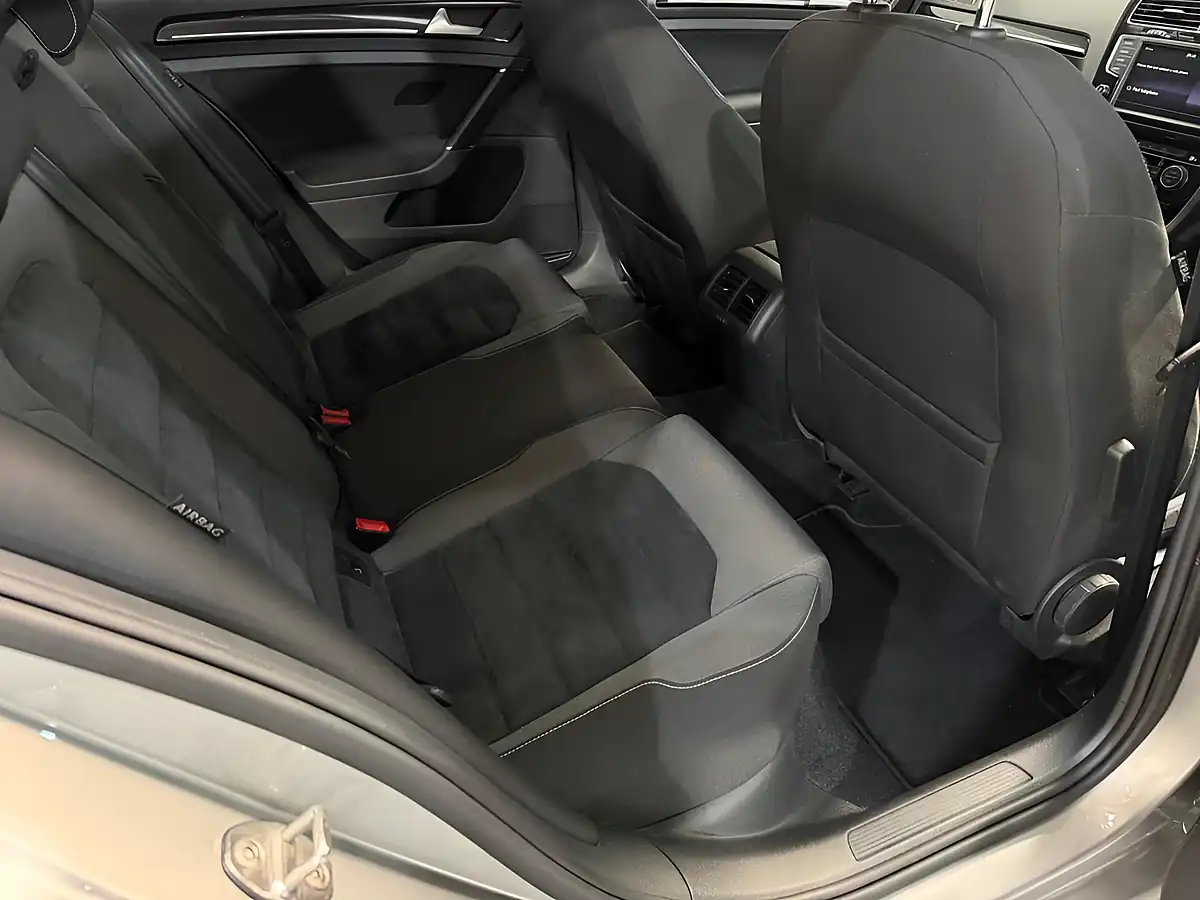 Used 2026 Volkswagen Golf Silver - Interior and Exterior details 15