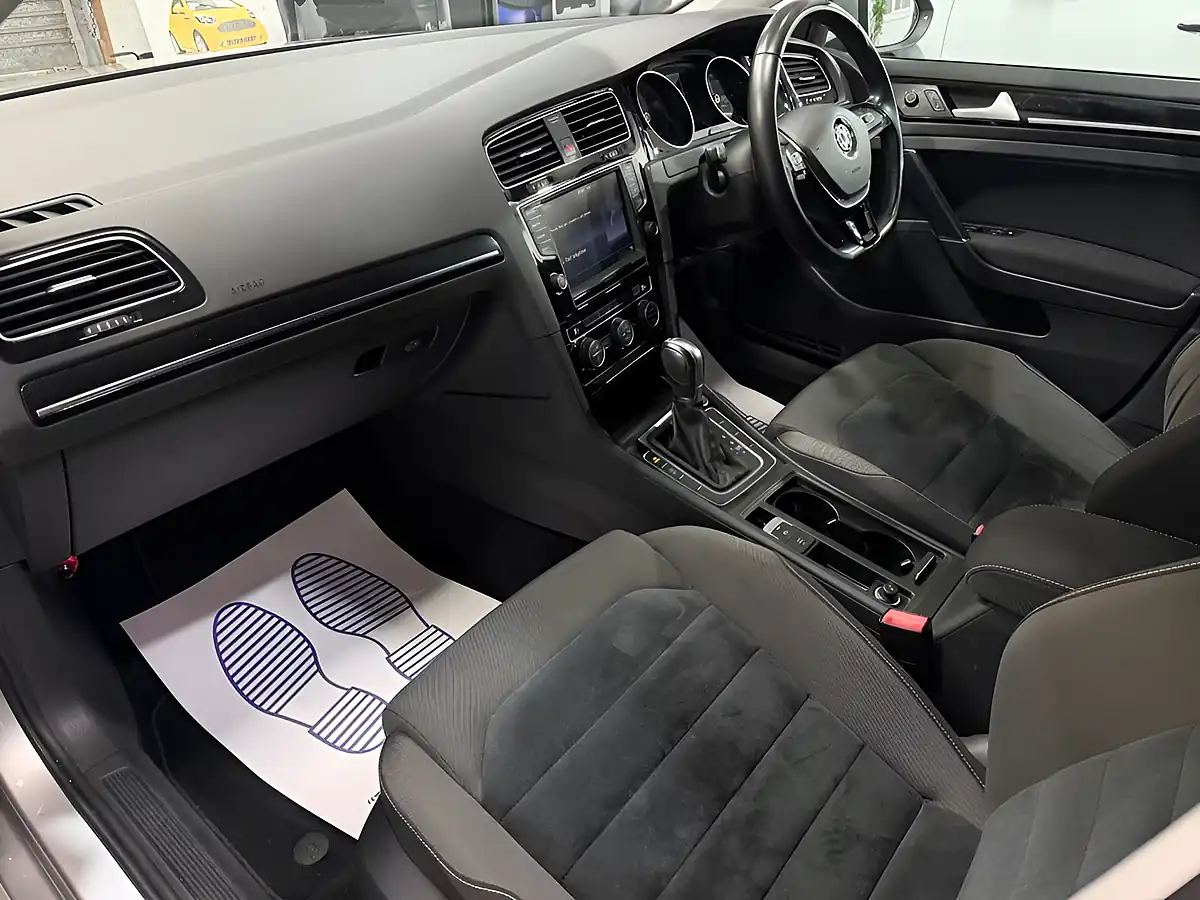 Used 2026 Volkswagen Golf Silver - Interior and Exterior details 19