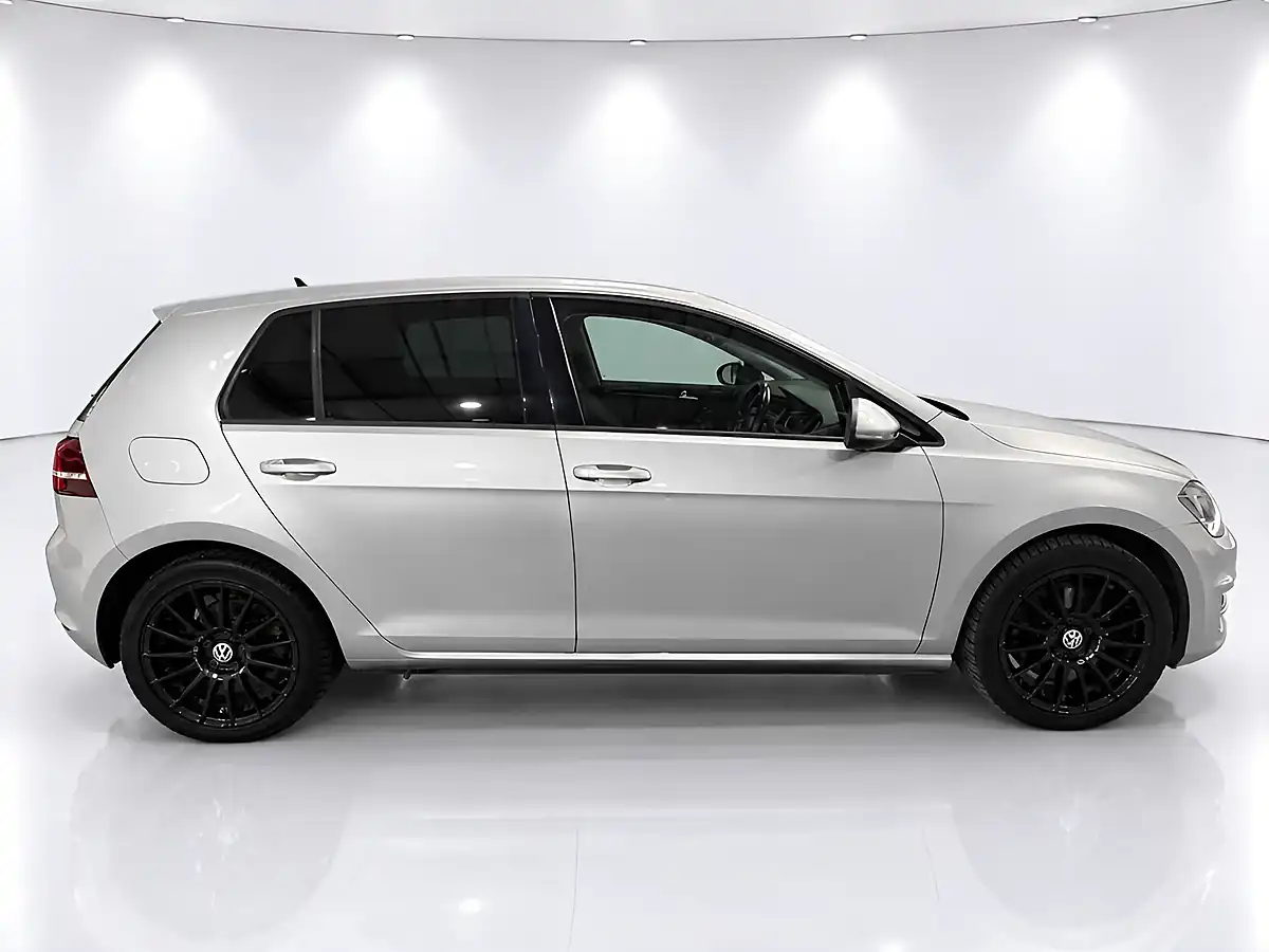 Used 2026 Volkswagen Golf Silver - Interior and Exterior details 7