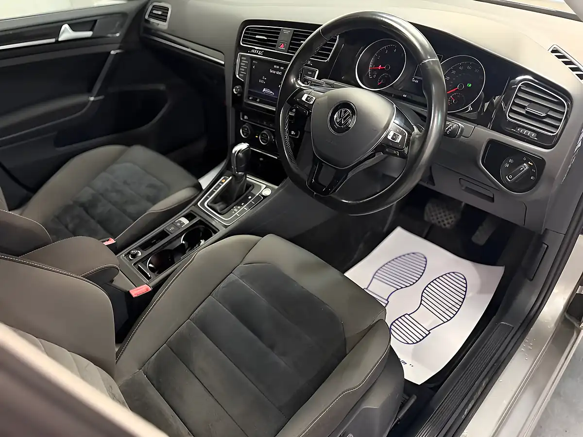 Used 2026 Volkswagen Golf Silver - Interior and Exterior details 8