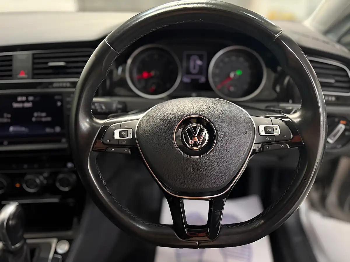 Used 2026 Volkswagen Golf Silver - Interior and Exterior details 9