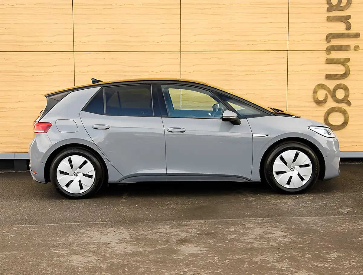 Used 2026 Volkswagen ID.3 Pro Performance Family Grey - Interior and Exterior details 9