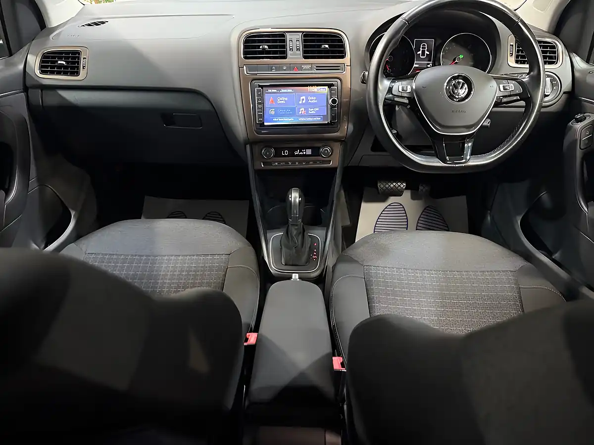 Used 2026 Volkswagen Polo Comfortline Brown - Interior and Exterior details 13