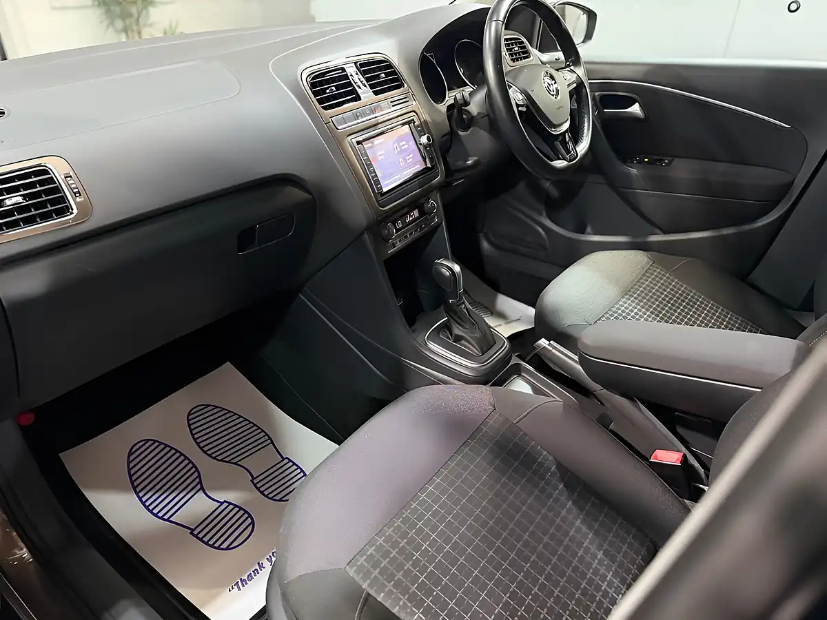Used 2026 Volkswagen Polo Comfortline Brown - Interior and Exterior details 17