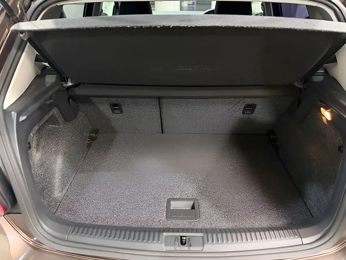 Used 2026 Volkswagen Polo Comfortline Brown - Interior and Exterior details 20