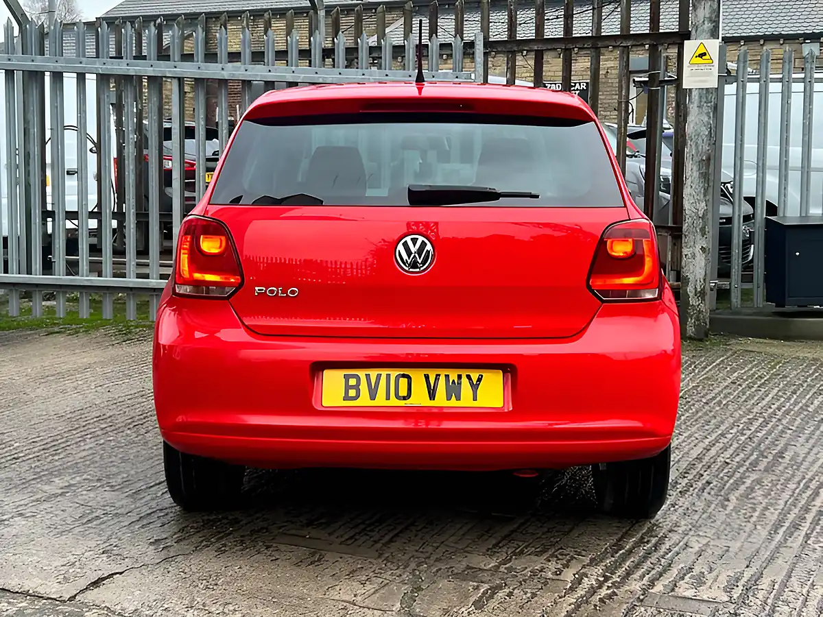 Used 2026 Volkswagen Polo Moda a/C Red - Interior and Exterior details 11