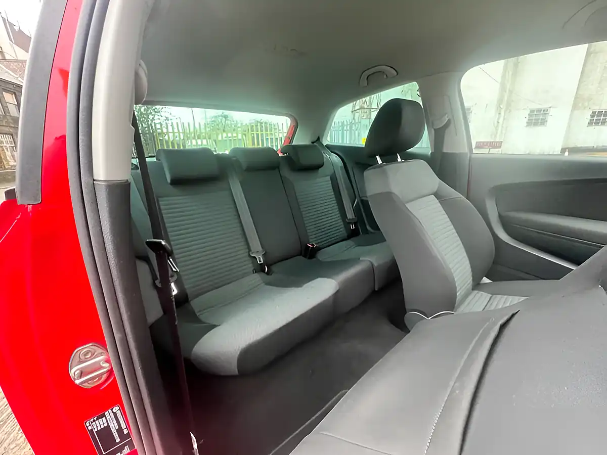 Used 2026 Volkswagen Polo Moda a/C Red - Interior and Exterior details 17