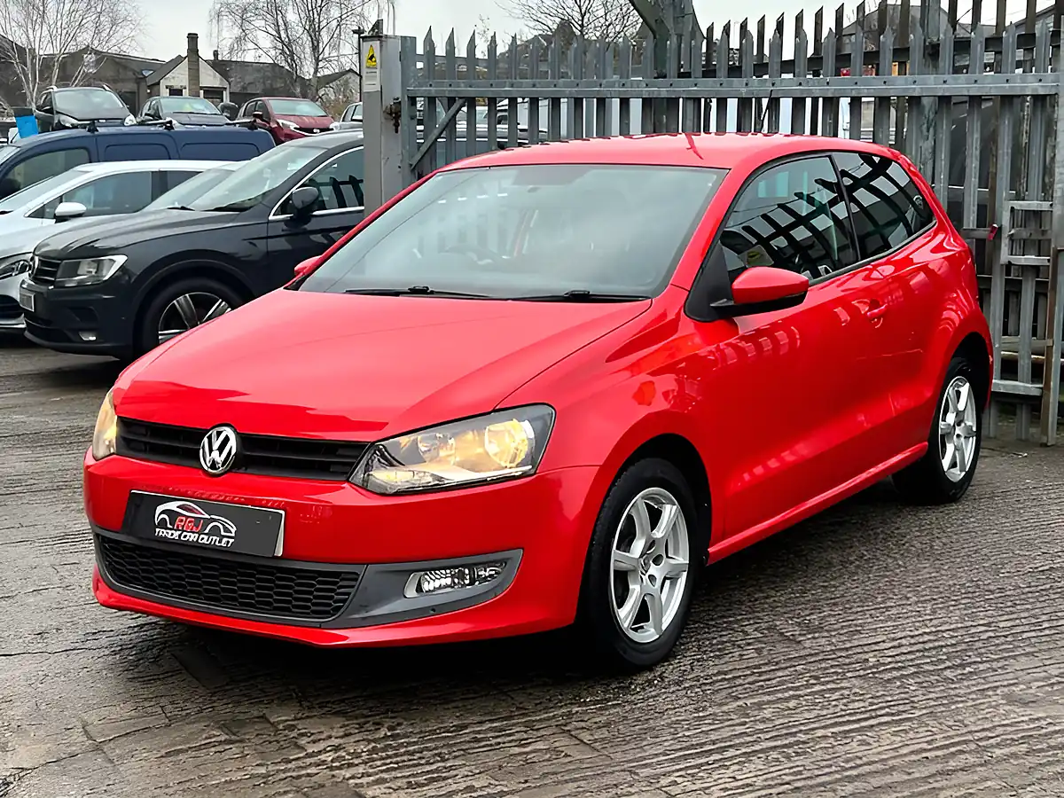 Used 2026 Volkswagen Polo Moda a/C Red - Interior and Exterior details 3