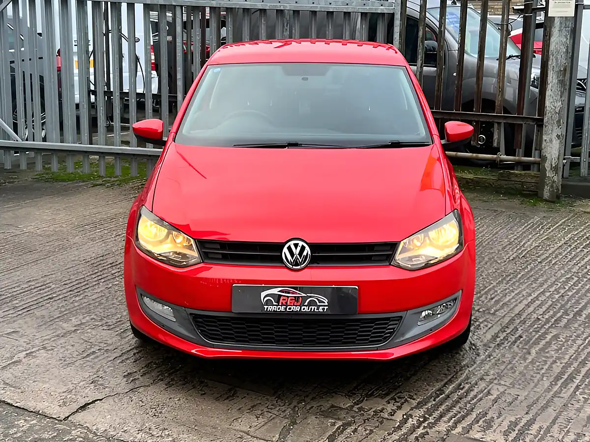 Used 2026 Volkswagen Polo Moda a/C Red - Interior and Exterior details 5