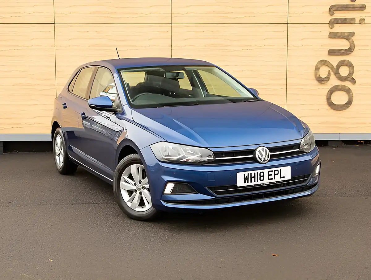 Used 2026 Volkswagen Polo Se Blue - Front View