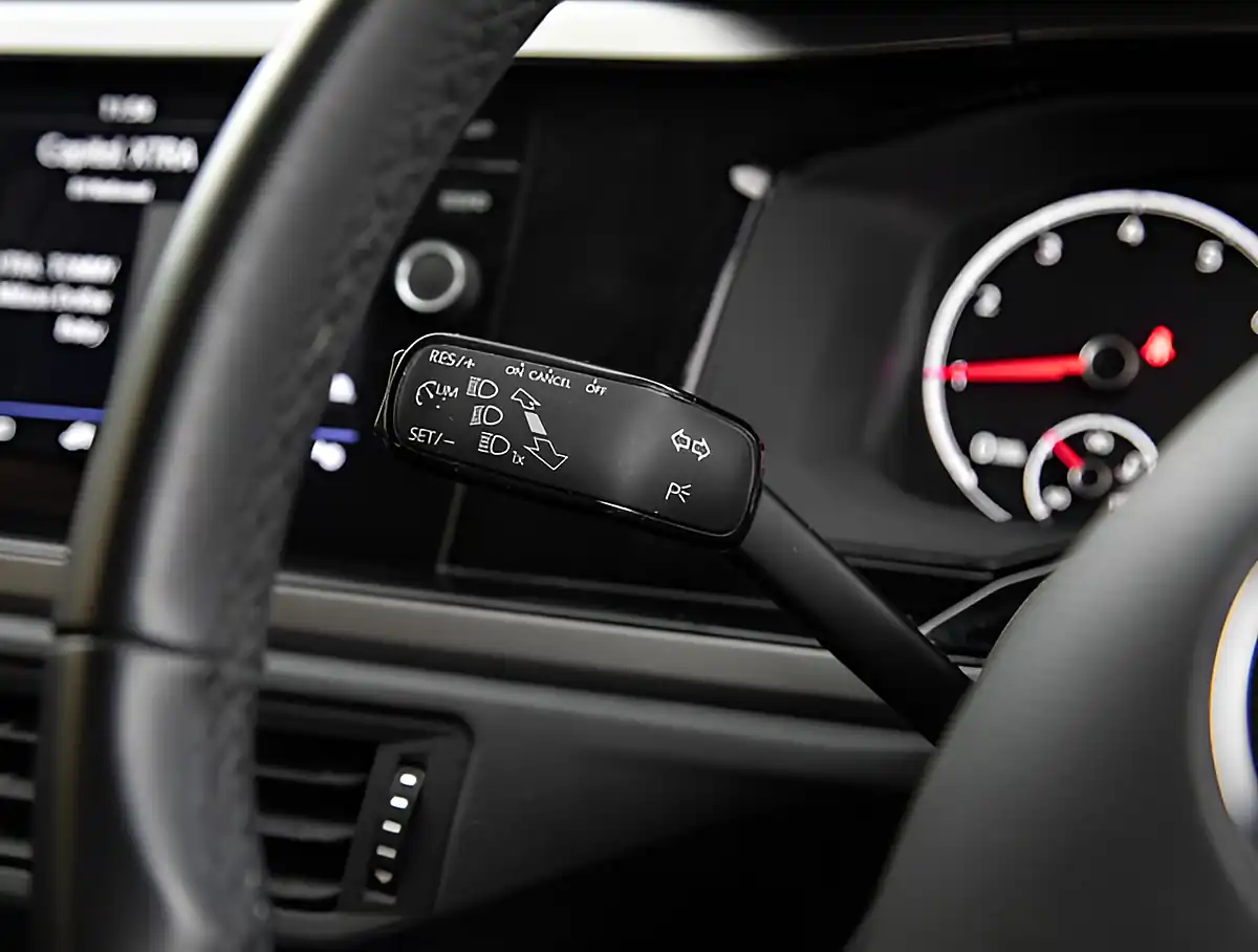 Used 2026 Volkswagen Polo Se Blue - Interior and Exterior details 12