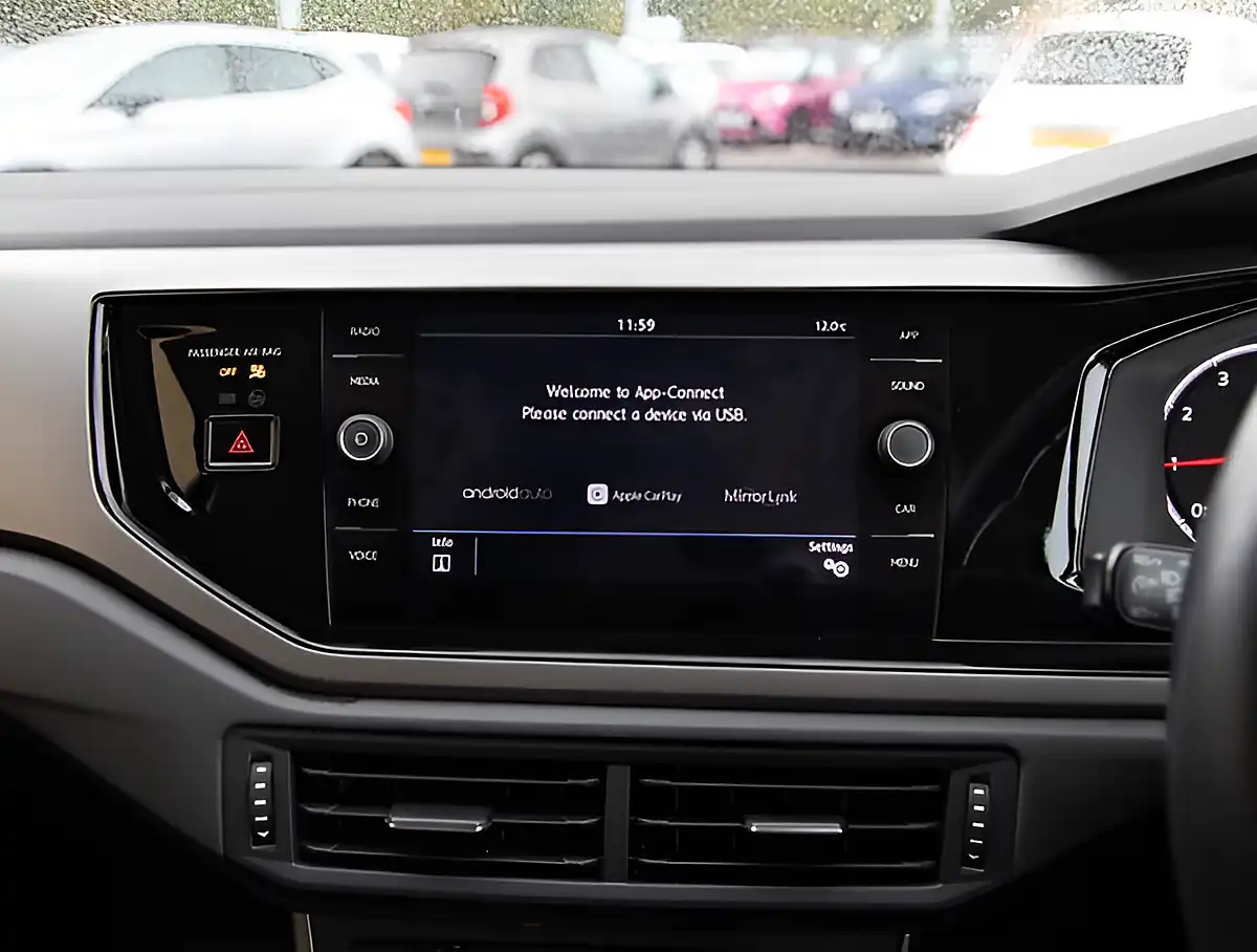 Used 2026 Volkswagen Polo Se Blue - Interior and Exterior details 16