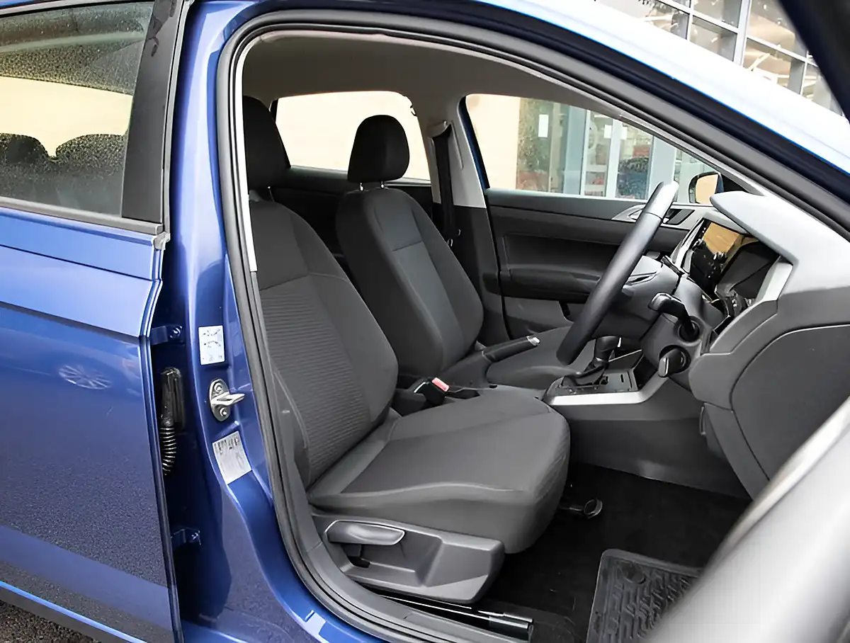 Used 2026 Volkswagen Polo Se Blue - Interior and Exterior details 19