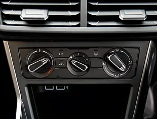 Used 2026 Volkswagen Polo Se Evo White - Interior and Exterior details 19