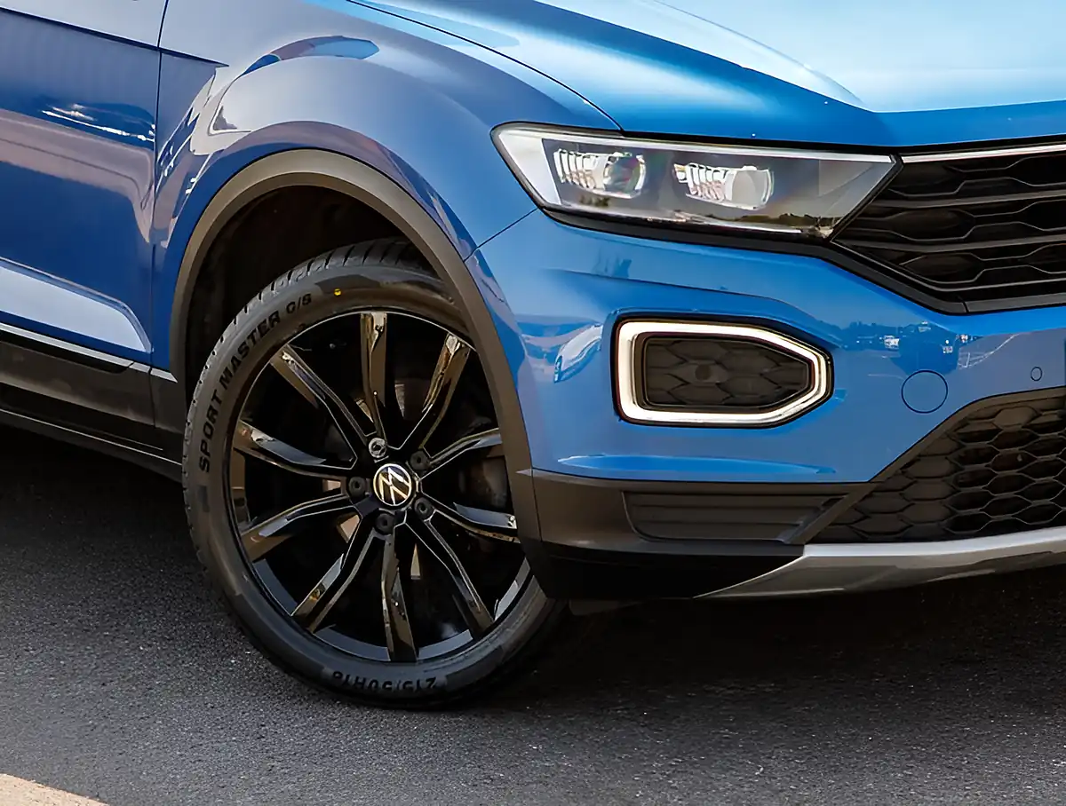 Used 2026 Volkswagen T-Roc Black Edition Blue - Interior and Exterior details 10