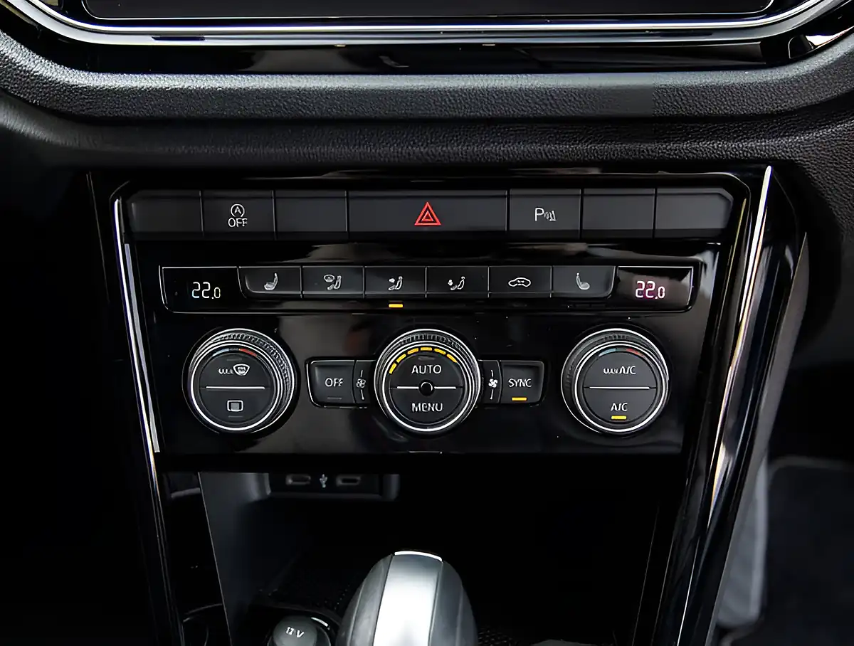 Used 2026 Volkswagen T-Roc Black Edition Blue - Interior and Exterior details 19
