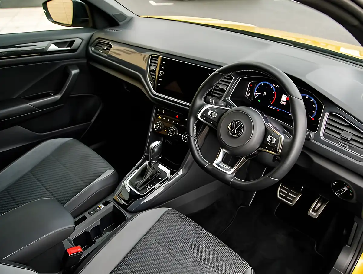 Used 2026 Volkswagen T-Roc R-Line Yellow - Interior and Exterior details 4