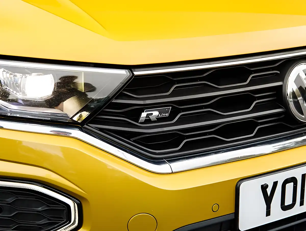 Used 2026 Volkswagen T-Roc R-Line Yellow - Interior and Exterior details 7