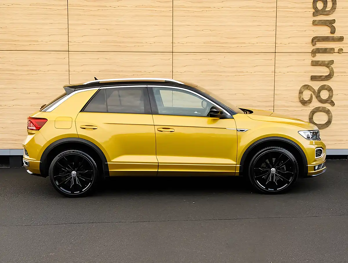 Used 2026 Volkswagen T-Roc R-Line Yellow - Interior and Exterior details 9