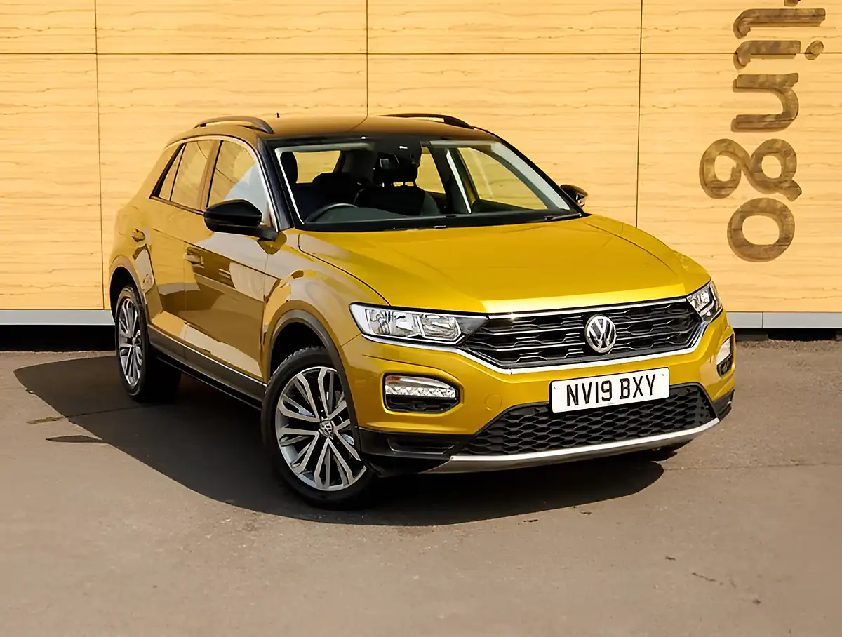 Used 2026 Volkswagen T-Roc Se Yellow - Front View