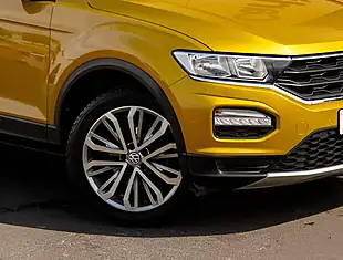 Used 2026 Volkswagen T-Roc Se Yellow - Interior and Exterior details 10