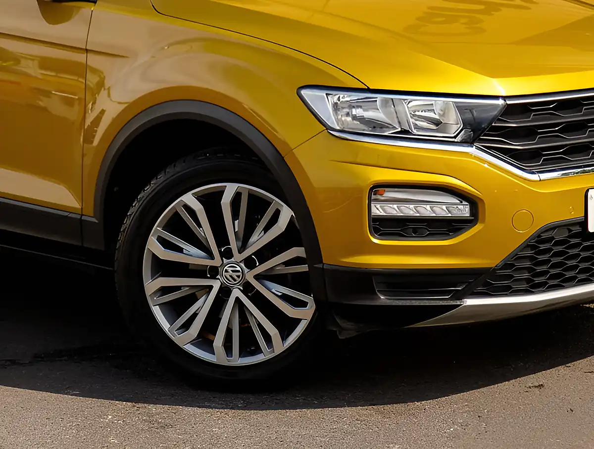 Used 2026 Volkswagen T-Roc Se Yellow - Interior and Exterior details 10