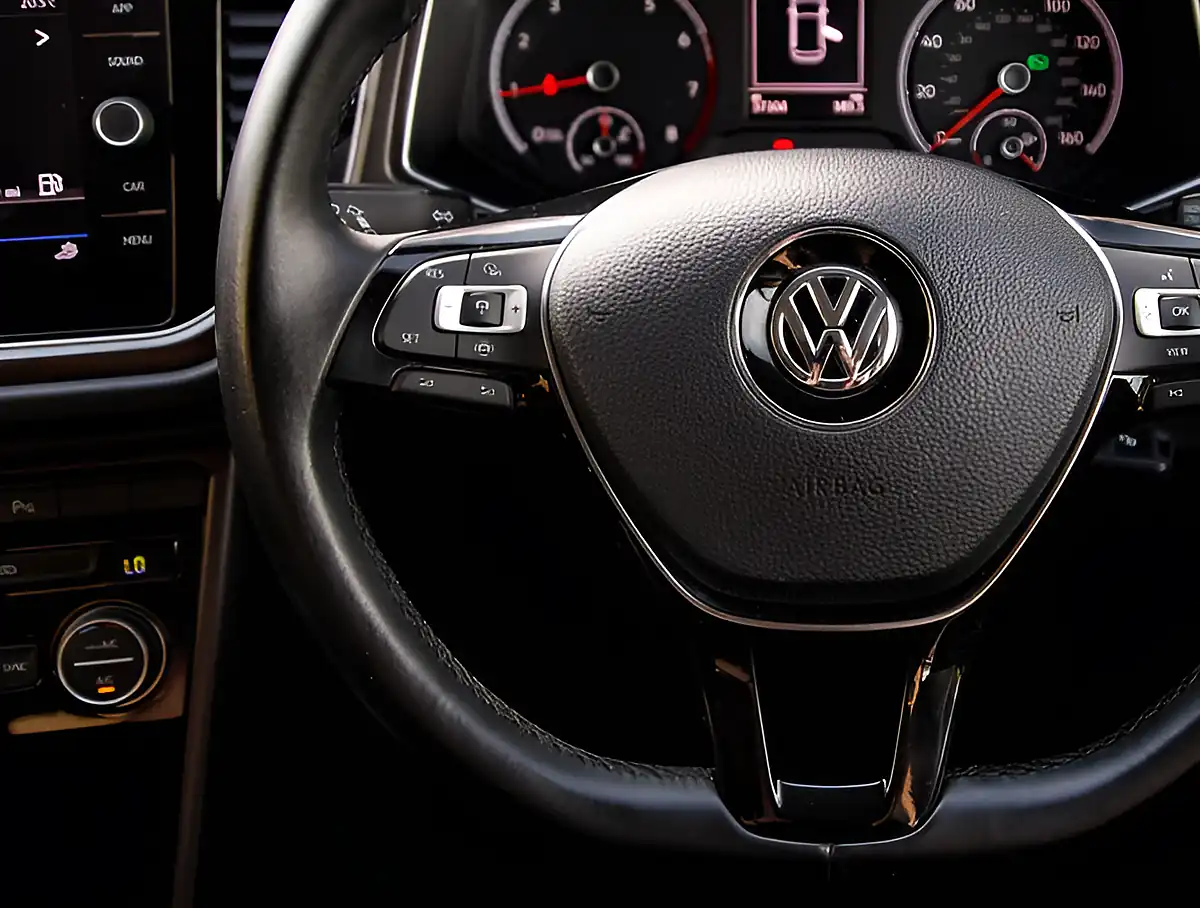 Used 2026 Volkswagen T-Roc Se Yellow - Interior and Exterior details 13