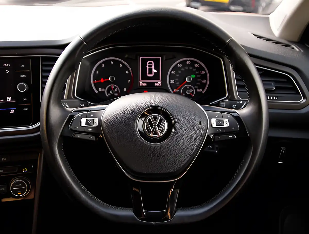 Used 2026 Volkswagen T-Roc Se Yellow - Interior and Exterior details 14