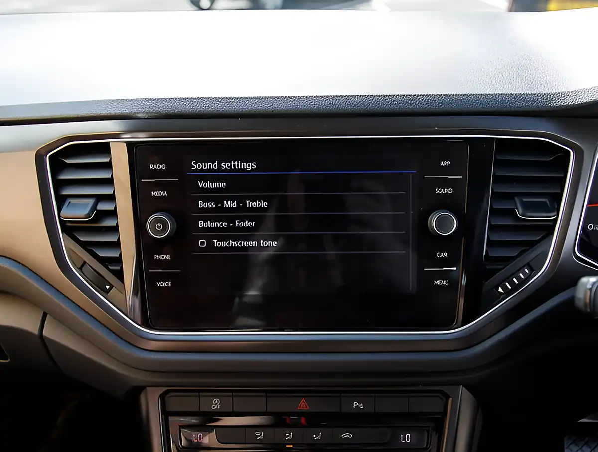 Used 2026 Volkswagen T-Roc Se Yellow - Interior and Exterior details 16