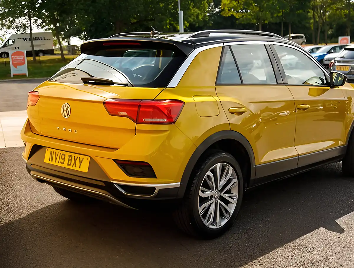Used 2026 Volkswagen T-Roc Se Yellow - Interior and Exterior details 8