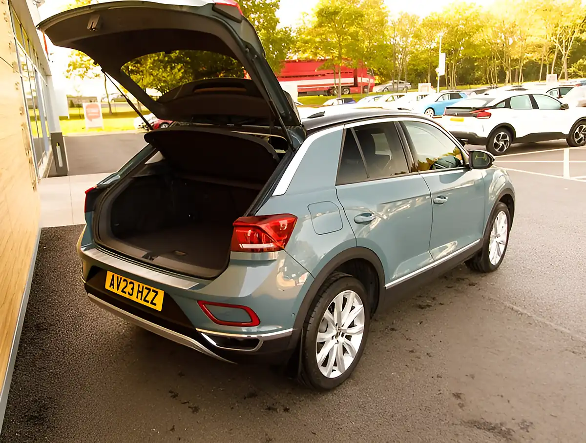 Used 2026 Volkswagen T-Roc Style Blue - Interior and Exterior details 20