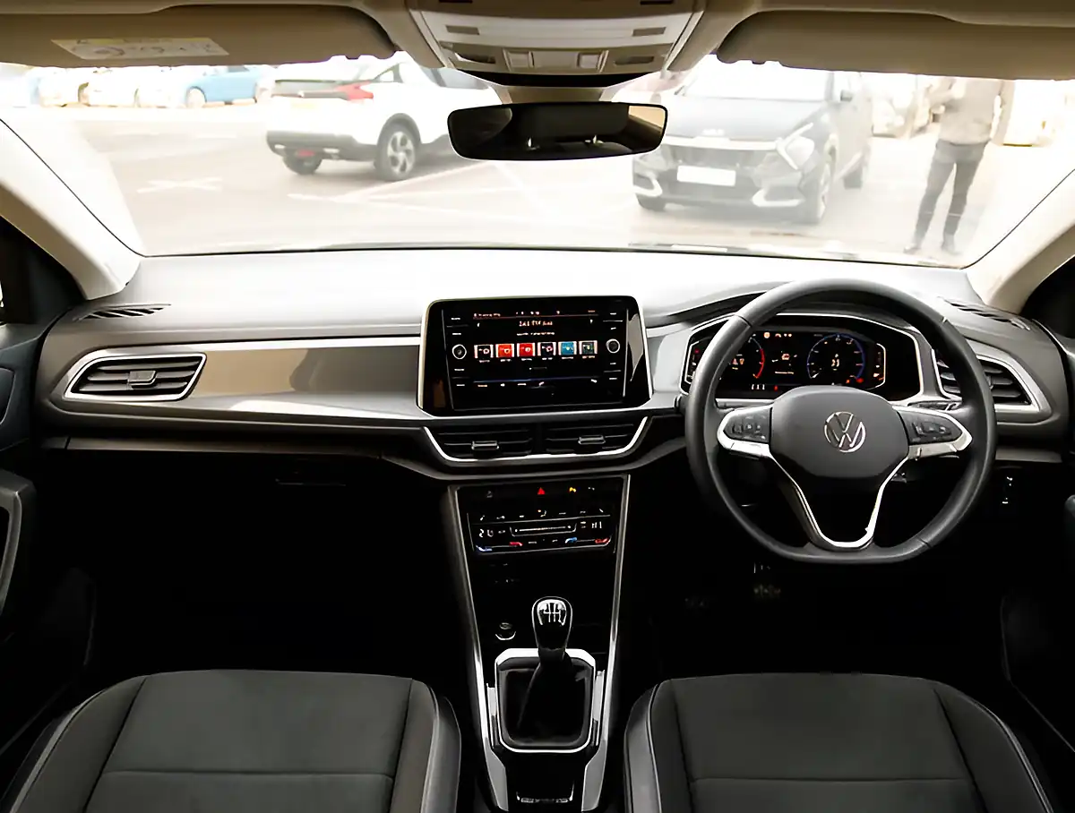 Used 2026 Volkswagen T-Roc Style Blue - Interior and Exterior details 3