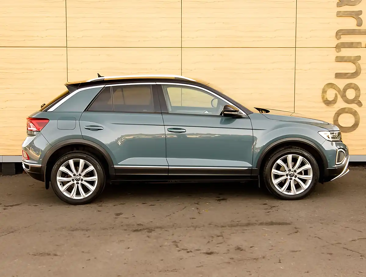 Used 2026 Volkswagen T-Roc Style Blue - Interior and Exterior details 8