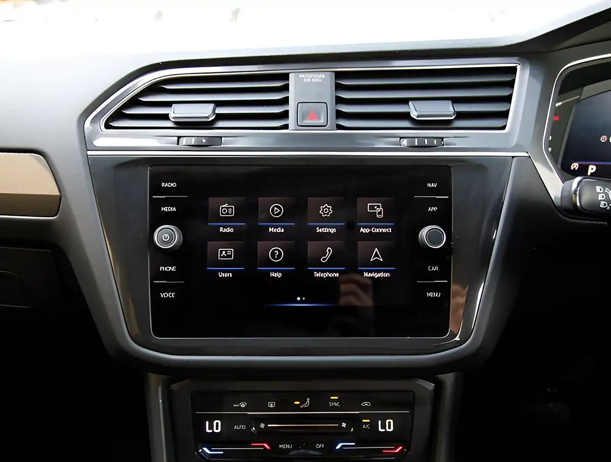 Used 2026 Volkswagen Tiguan Allspace Life Silver - Interior and Exterior details 12