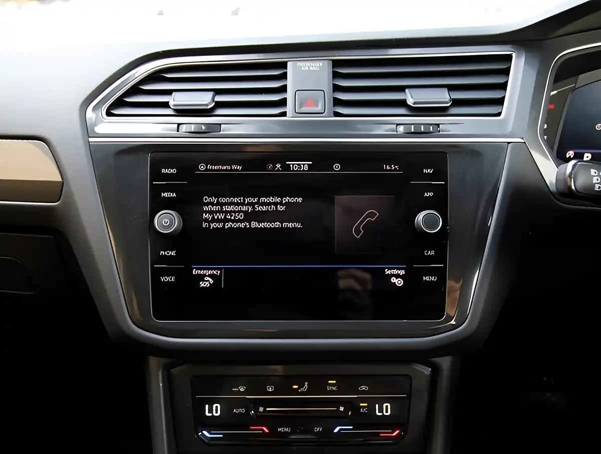 Used 2026 Volkswagen Tiguan Allspace Life Silver - Interior and Exterior details 14