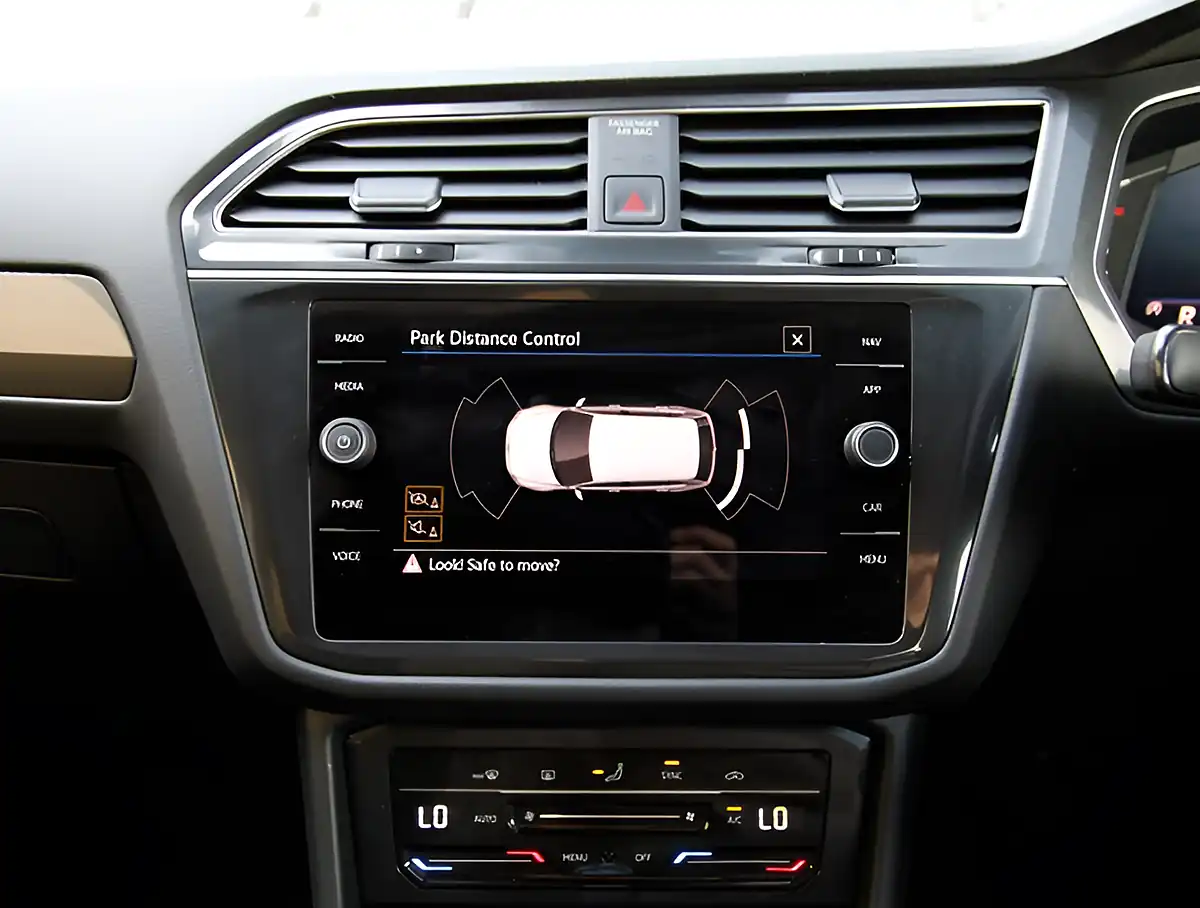 Used 2026 Volkswagen Tiguan Allspace Life Silver - Interior and Exterior details 17