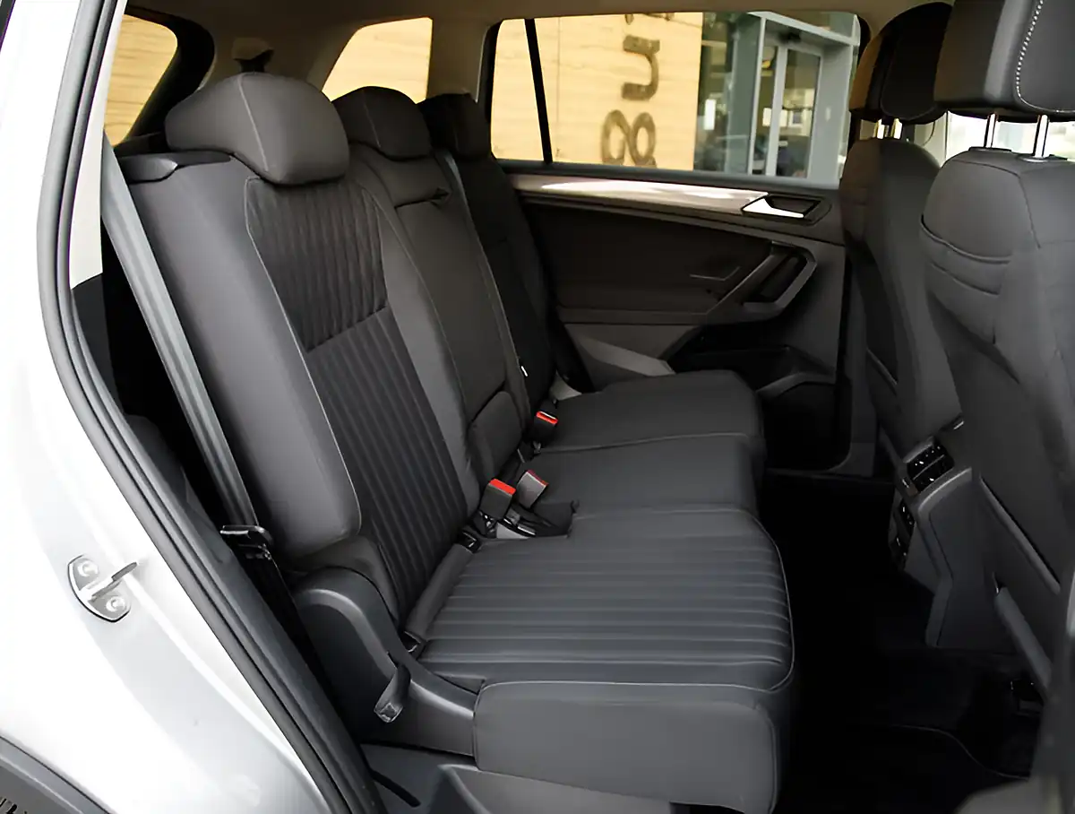 Used 2026 Volkswagen Tiguan Allspace Life Silver - Interior and Exterior details 19