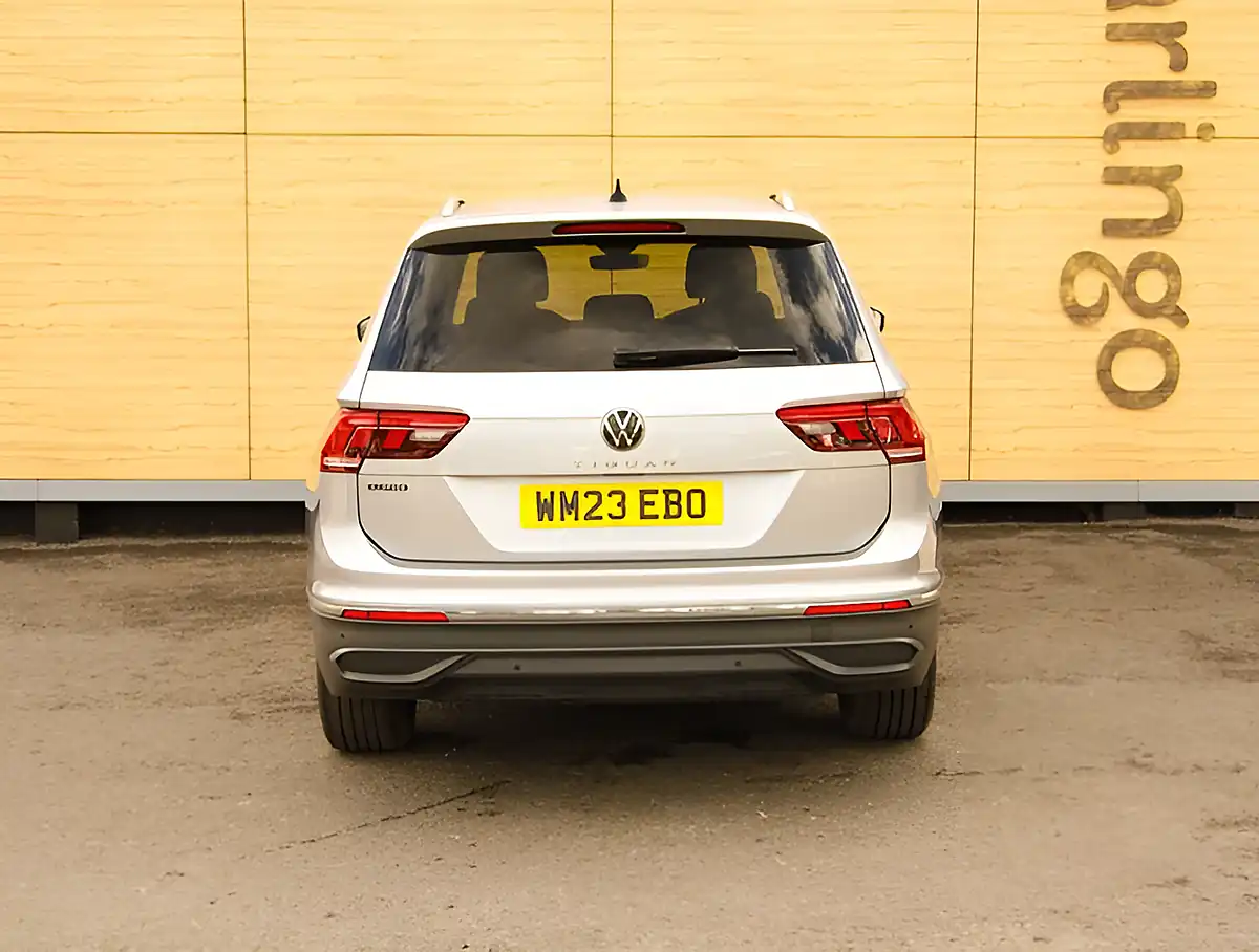 Used 2026 Volkswagen Tiguan Allspace Life Silver - Interior and Exterior details 6