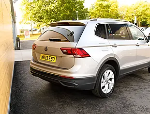 Used 2026 Volkswagen Tiguan Allspace Life Silver - Interior and Exterior details 9