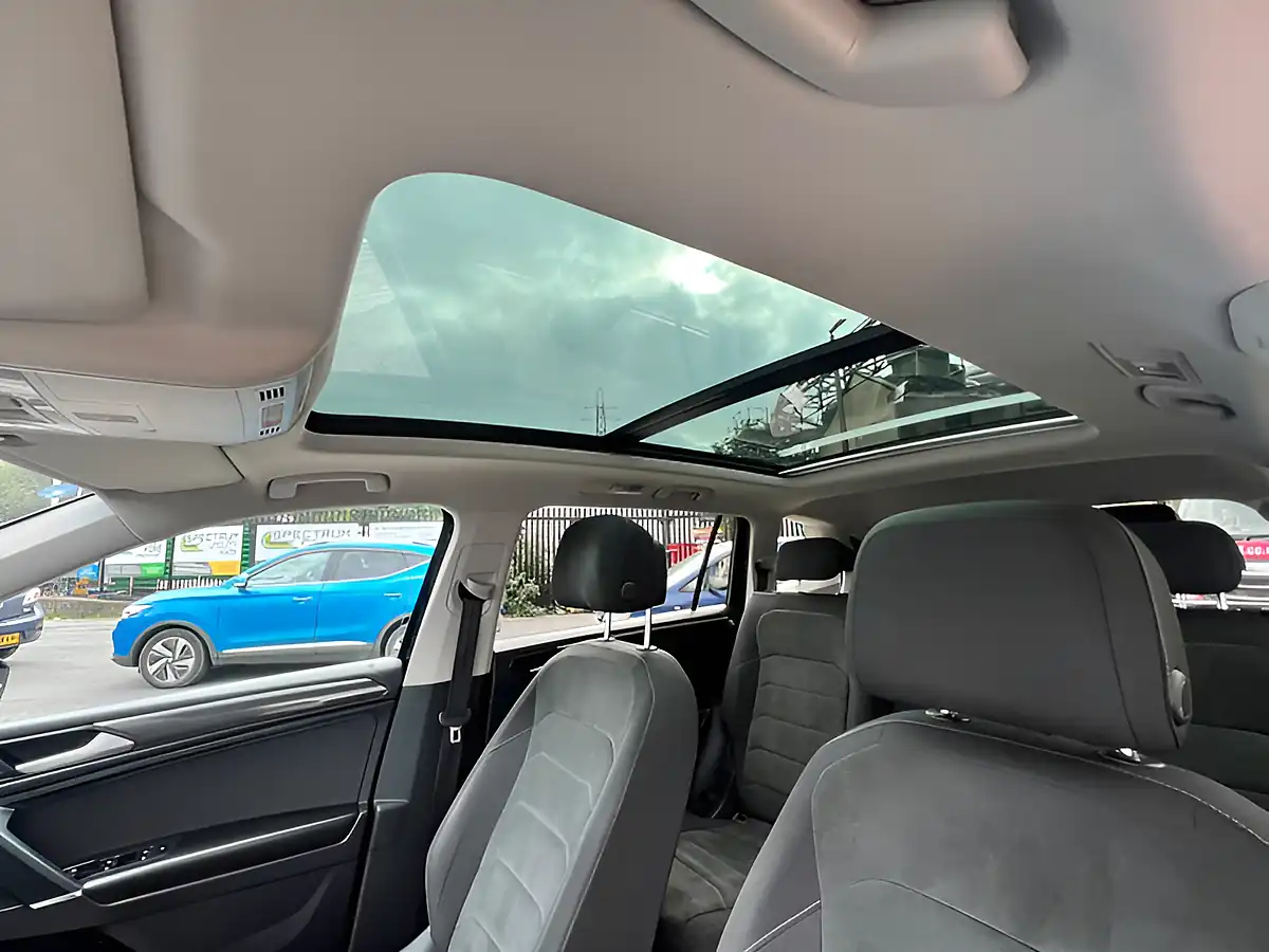 Used 2026 Volkswagen Tiguan Allspace Sel Black - Interior and Exterior details 18