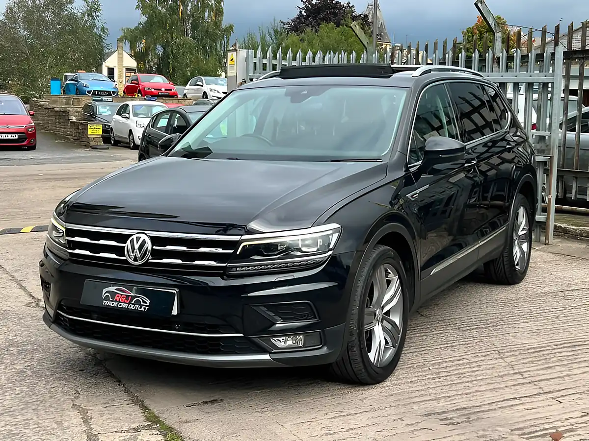 Used 2026 Volkswagen Tiguan Allspace Sel Black - Interior and Exterior details 3