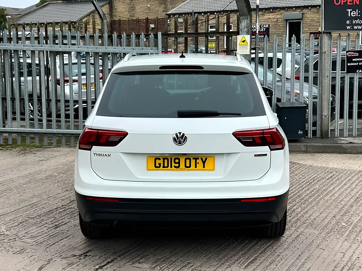 Used 2026 Volkswagen Tiguan Match White - Interior and Exterior details 11