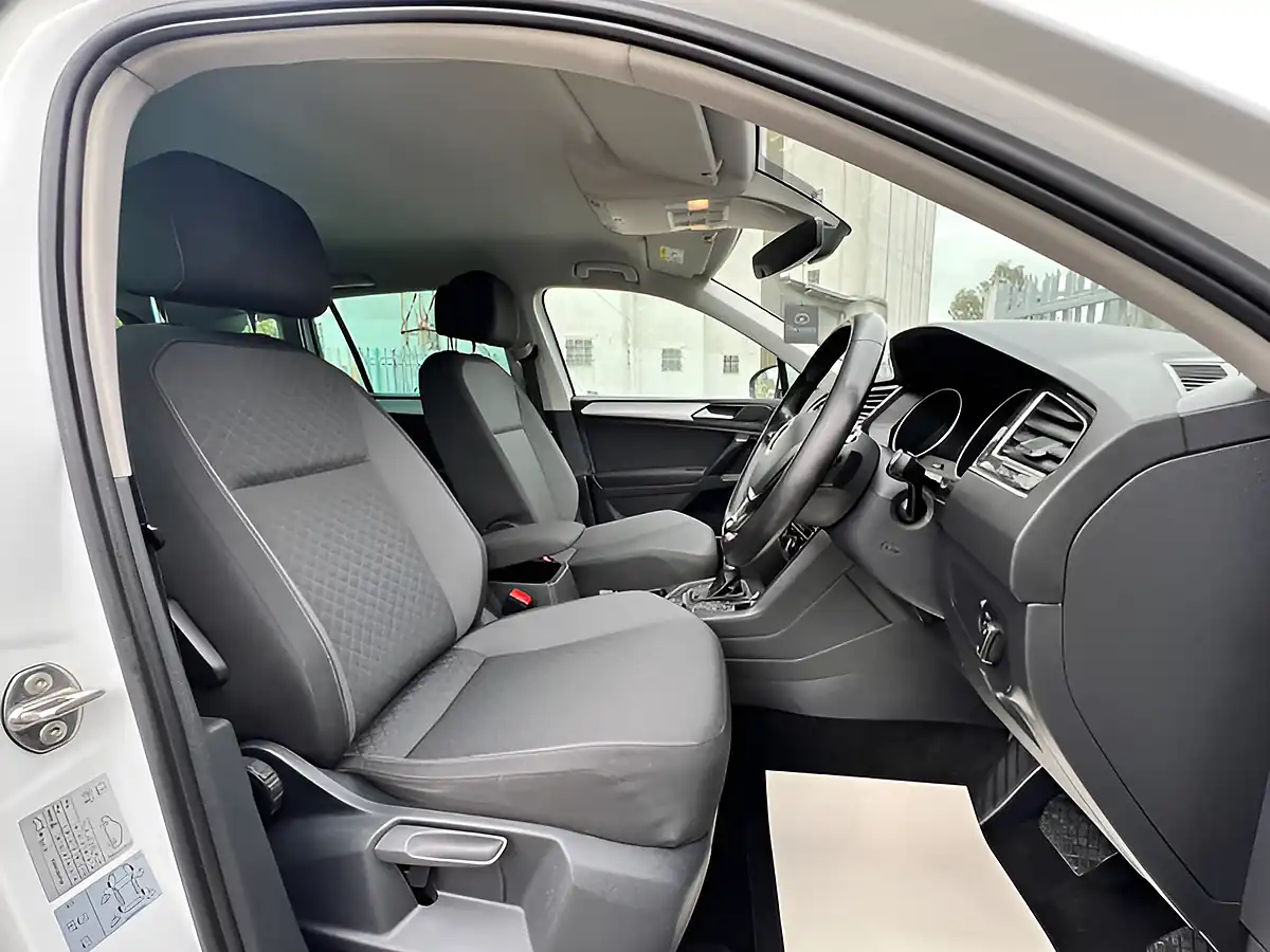 Used 2026 Volkswagen Tiguan Match White - Interior and Exterior details 12