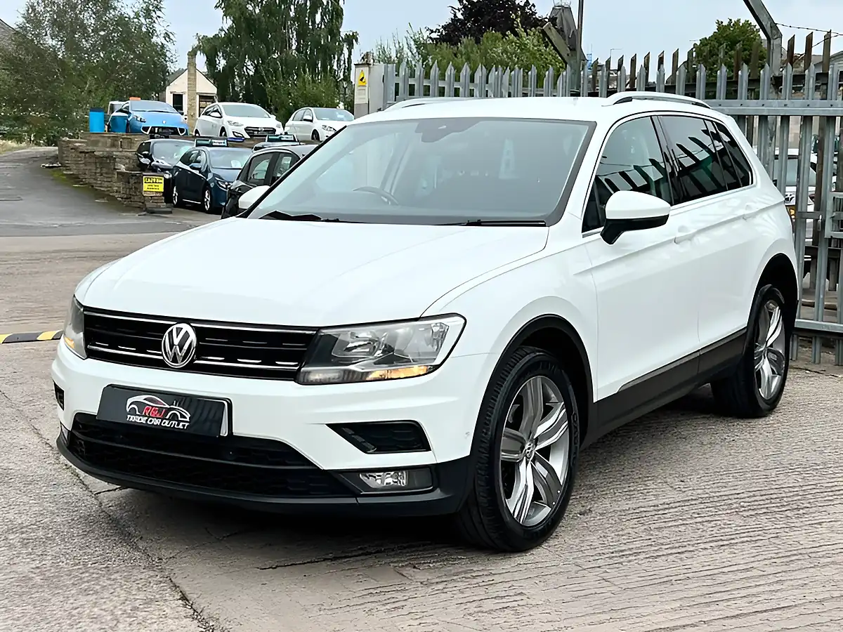 Used 2026 Volkswagen Tiguan Match White - Interior and Exterior details 3