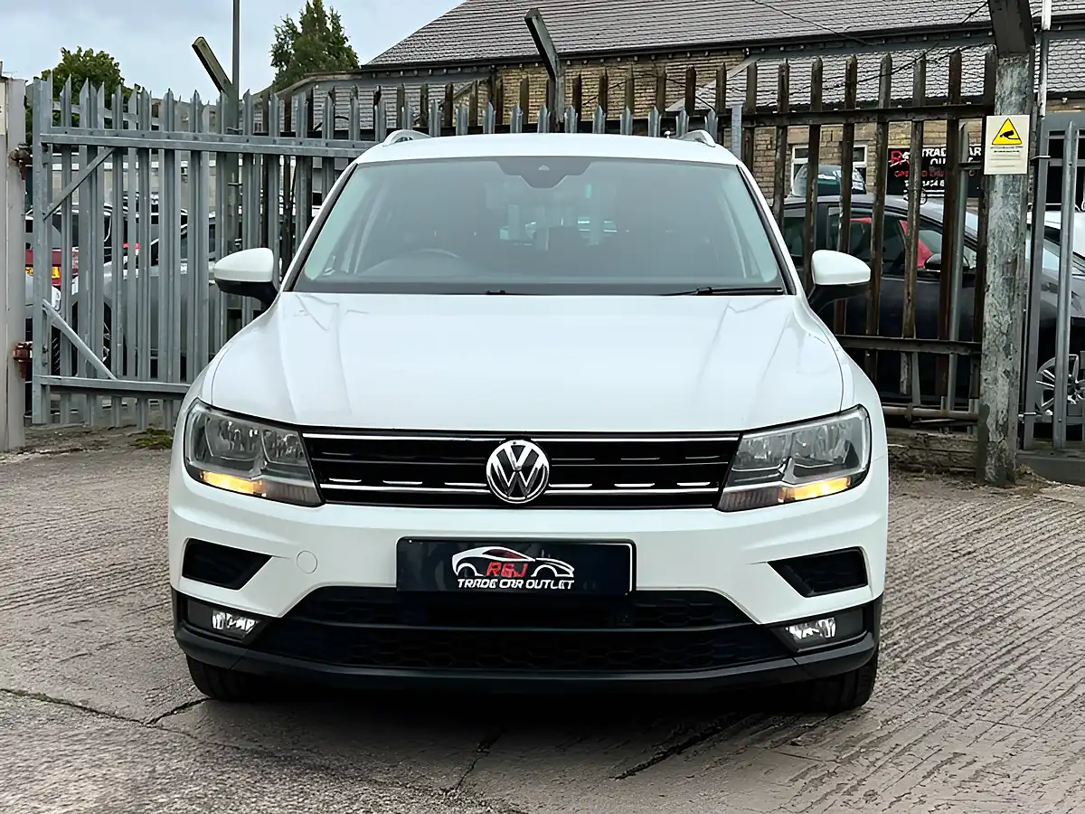 Used 2026 Volkswagen Tiguan Match White - Interior and Exterior details 5