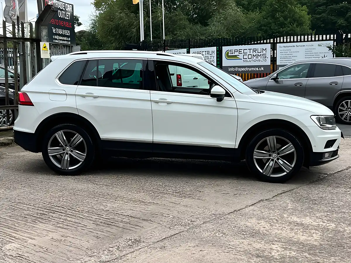 Used 2026 Volkswagen Tiguan Match White - Interior and Exterior details 8