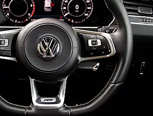 Used 2026 Volkswagen Tiguan R Line Blue - Interior and Exterior details 12