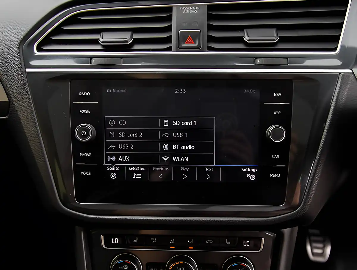 Used 2026 Volkswagen Tiguan R Line Blue - Interior and Exterior details 14